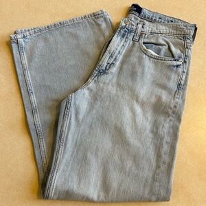 GAP high rise wide leg jean 6 light wash